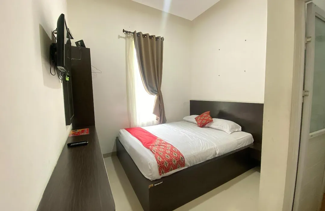 OYO 1665 Aurila Homestay Syariah-1